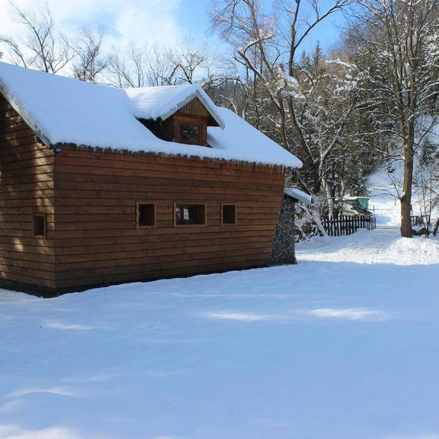 Chata Pod Skalou Valaská Exterior foto